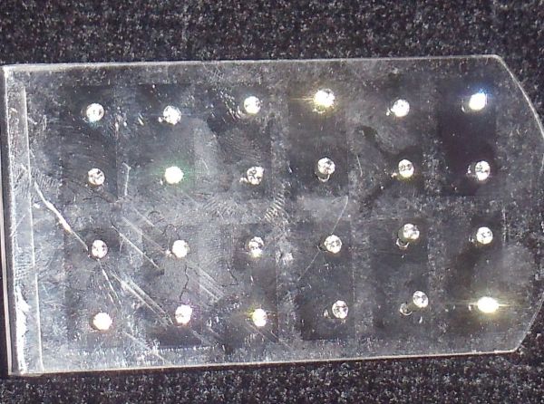 Brinco peq. Ponto de strass