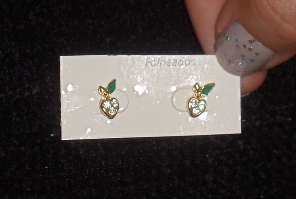 Brinco peq Frutinha Dourada com strass ESGOTADO
